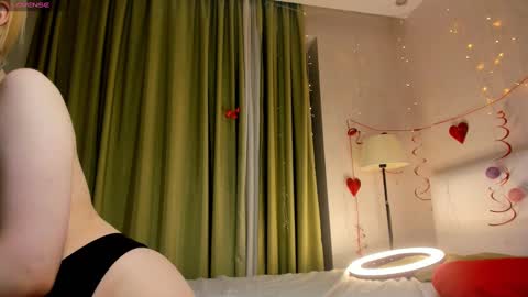 Lynna online show from February 23, 2025, 9:16 pm