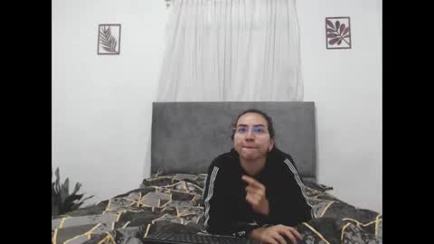 Val online show from October 4, 2025, 1:36 am