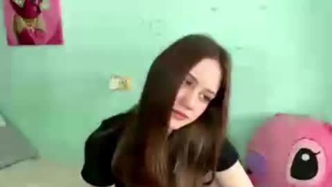 Mia online show from March 4, 2026, 7:14 am