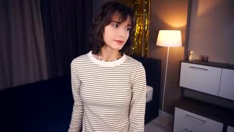 Snapshot of odettehatt chatting on February 26, 2025, 3:41 pm Thea online show from February 26, 2025, 3:41 pm