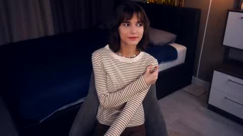 Snapshot of odettehatt chatting on February 26, 2025, 9:48 pm Thea online show from February 26, 2025, 9:48 pm