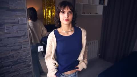 Snapshot of odettehatt chatting on February 28, 2025, 9:33 pm Thea online show from February 28, 2025, 9:33 pm