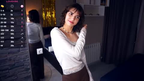 Snapshot of odettehatt chatting on March 1, 2025, 4:33 pm Thea online show from March 1, 2025, 4:33 pm