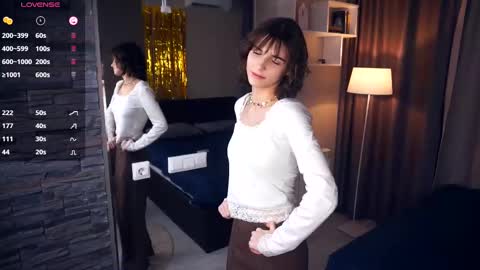 Snapshot of odettehatt chatting on March 1, 2025, 7:37 pm Thea online show from March 1, 2025, 7:37 pm