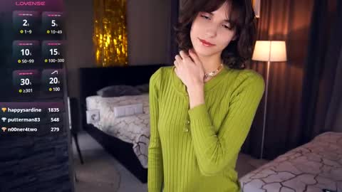 Snapshot of odettehatt chatting on March 2, 2025, 9:32 pm Thea online show from March 2, 2025, 9:32 pm