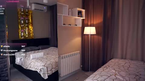 Snapshot of odettehatt chatting on March 5, 2025, 9:15 pm Thea online show from March 5, 2025, 9:15 pm