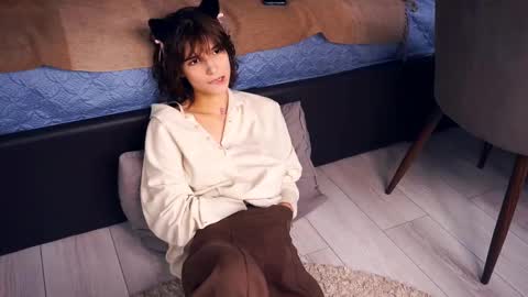 Snapshot of odettehatt chatting on March 7, 2025, 7:49 pm Thea online show from March 7, 2025, 7:49 pm