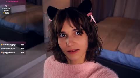 Snapshot of odettehatt chatting on March 9, 2025, 6:32 pm Thea online show from March 9, 2025, 6:32 pm