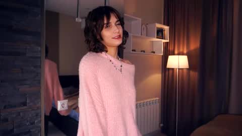 Snapshot of odettehatt chatting on March 9, 2025, 9:36 pm Thea online show from March 9, 2025, 9:36 pm