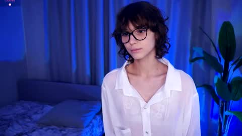 Snapshot of odettehatt chatting on October 4, 2025, 7:01 pm Thea online show from October 4, 2025, 7:01 pm