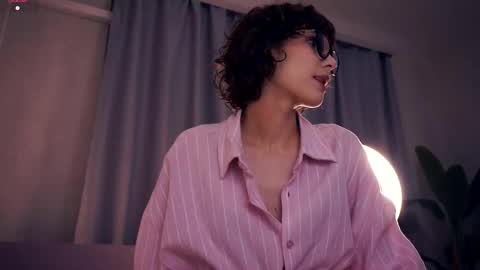 Snapshot of odettehatt chatting on October 23, 2025, 5:33 pm Thea online show from October 23, 2025, 5:33 pm