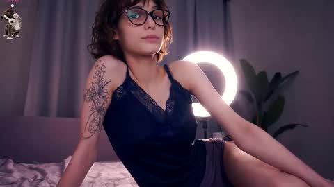 Snapshot of odettehatt chatting on October 26, 2025, 7:09 pm Thea online show from October 26, 2025, 7:09 pm