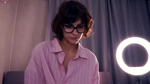 Snapshot of odettehatt chatting on November 9, 2025, 7:34 pm Thea online show from November 9, 2025, 7:34 pm