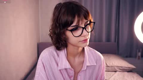 Snapshot of odettehatt chatting on November 14, 2025, 7:34 pm Thea online show from November 14, 2025, 7:34 pm