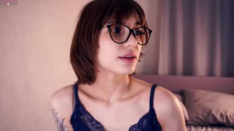 Snapshot of odettehatt chatting on November 17, 2025, 7:08 pm Thea online show from November 17, 2025, 7:08 pm