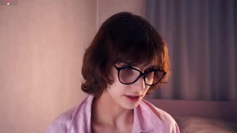 Snapshot of odettehatt chatting on November 28, 2025, 7:38 pm Thea online show from November 28, 2025, 7:38 pm