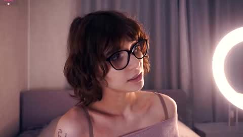 Snapshot of odettehatt chatting on December 1, 2025, 6:35 pm Thea online show from December 1, 2025, 6:35 pm