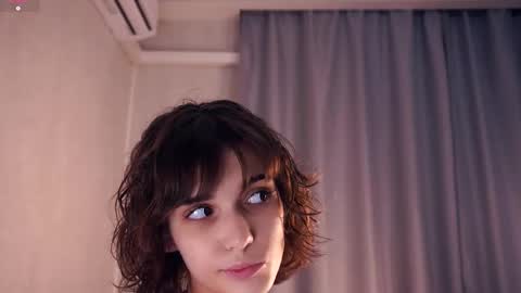 Snapshot of odettehatt chatting on December 2, 2025, 7:20 pm Thea online show from December 2, 2025, 7:20 pm