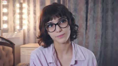 Thea online show from January 14, 2026, 5:46 am