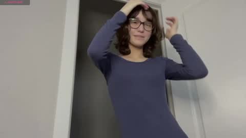 Thea online show from April 10, 2026, 4:39 am