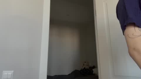 Thea online show from April 15, 2026, 4:41 am