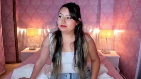 Mia online show from May 25, 2026, 7:20 pm