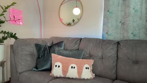 Tams online show from October 7, 2025, 3:42 pm