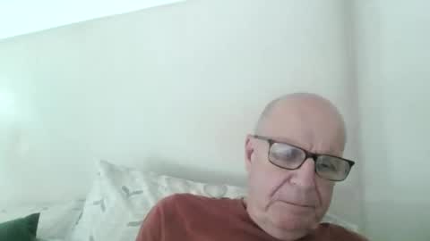 Snapshot of oggi95 chatting on June 11, 2026, 12:47 pm oggi95 online show from June 11, 2026, 12:47 pm
