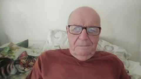 Snapshot of oggi95 chatting on June 16, 2026, 8:06 am oggi95 online show from June 16, 2026, 8:06 am