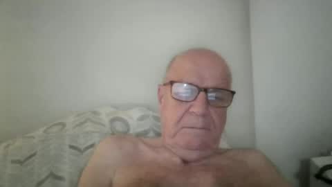Snapshot of oggi95 chatting on June 19, 2026, 6:18 am oggi95 online show from June 19, 2026, 6:18 am