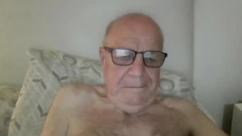 Snapshot of oggi95 chatting on June 26, 2026, 6:07 am oggi95 online show from June 26, 2026, 6:07 am