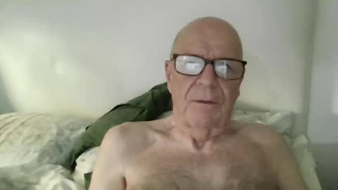Snapshot of oggi95 chatting on July 8, 2026, 6:34 pm oggi95 online show from July 8, 2026, 6:34 pm