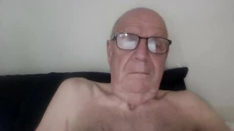Snapshot of oggi95 chatting on July 10, 2026, 6:17 am oggi95 online show from July 10, 2026, 6:17 am
