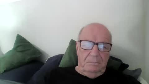 Snapshot of oggi95 chatting on August 6, 2026, 2:30 pm oggi95 online show from August 6, 2026, 2:30 pm