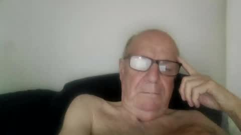 Snapshot of oggi95 chatting on August 7, 2026, 6:15 am oggi95 online show from August 7, 2026, 6:15 am