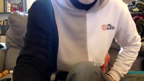 oggs48 online show from November 18, 2025, 12:31 pm