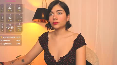 Snapshot of oh__holly chatting on December 8, 2024, 3:21 am Holly online show from December 8, 2024, 3:21 am