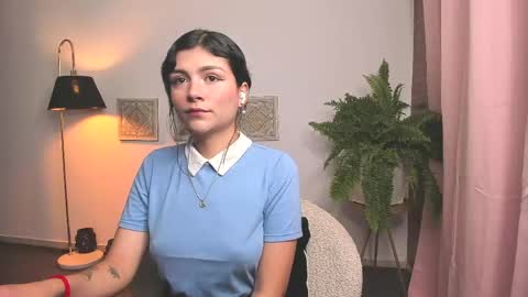 Snapshot of oh__holly chatting on April 21, 2026, 12:34 am Holly online show from April 21, 2026, 12:34 am