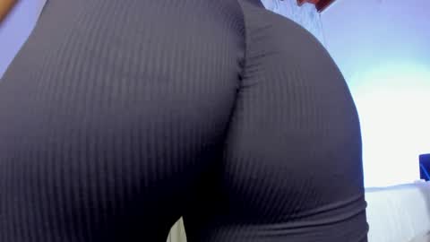 Holly online show from January 20, 2025, 7:57 pm