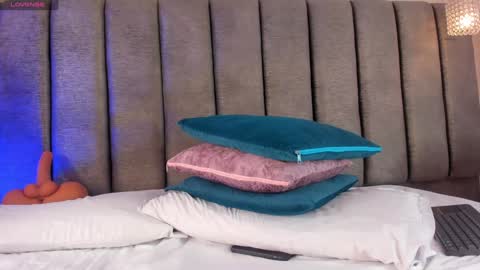 Holly online show from January 23, 2025, 7:51 pm