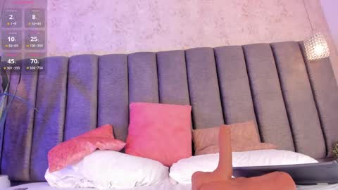 Holly online show from February 12, 2025, 10:59 pm