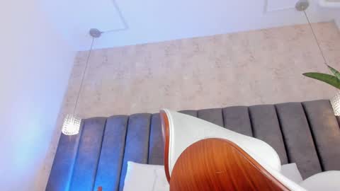 Holly online show from March 11, 2025, 10:42 pm