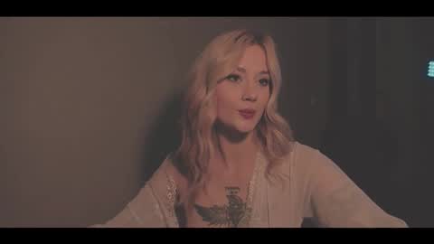 your dear Lilith Chapman online show from October 21, 2025, 4:24 am