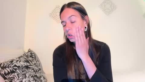 ohanna_ online show from December 4, 2024, 10:30 pm