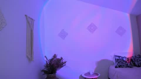 ohanna_ online show from December 17, 2024, 10:11 pm