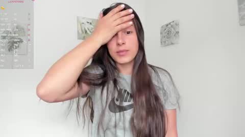 ohanna_ online show from February 4, 2025, 9:52 pm