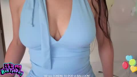 ohanna_ online show from April 9, 2026, 6:13 pm