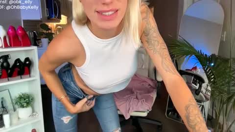 Kelly online show from September 24, 2025, 11:52 pm