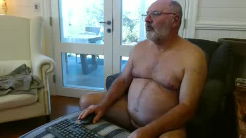 Ohjonny online show from April 17, 2026, 3:42 am