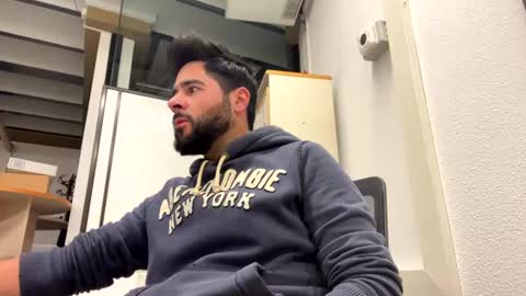 ohmaig0t online show from January 31, 2025, 6:46 am